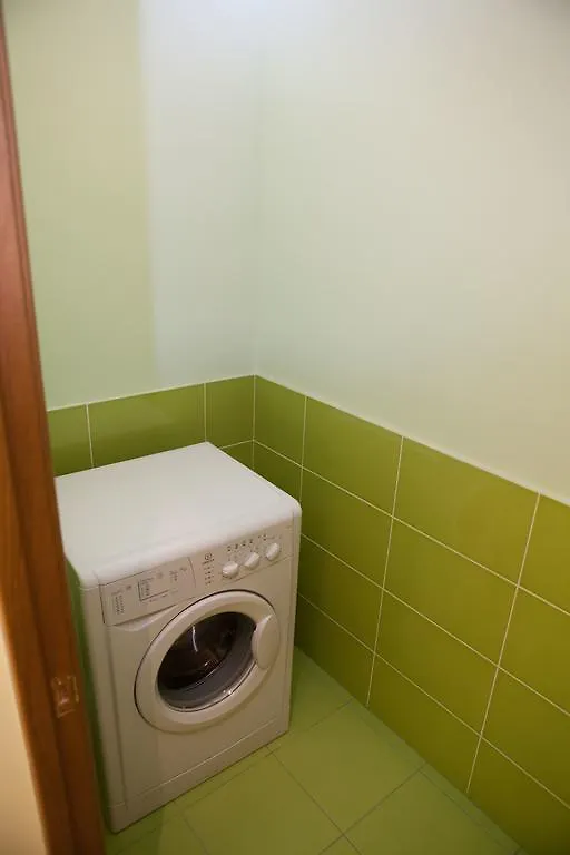 Apartment In 2 Min From Poznyaky Metro Station キエフ